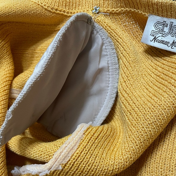 St. John Vintage Knit Sweater - Picture 6 of 12